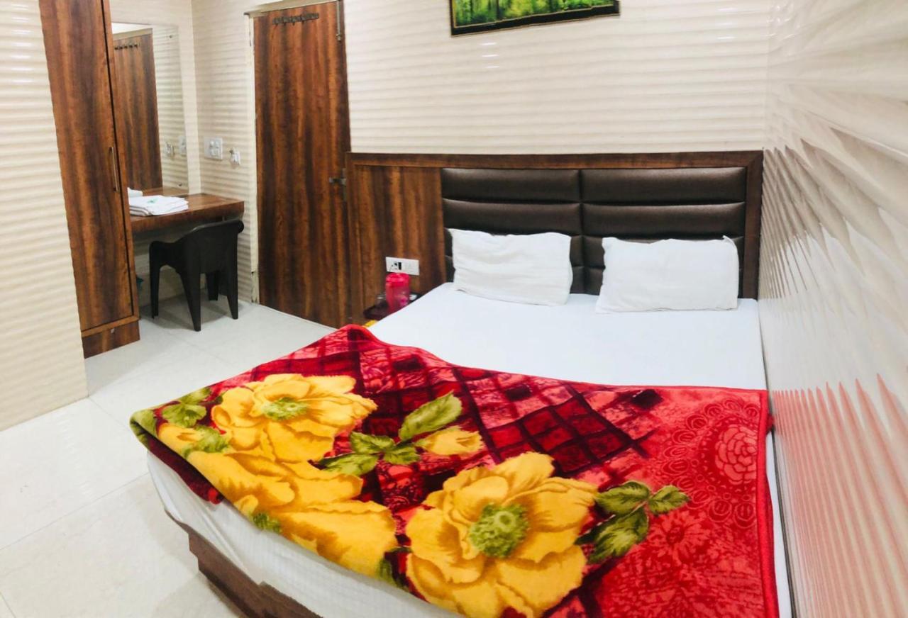 Jasneet Homestay Amritsar Oda fotoğraf